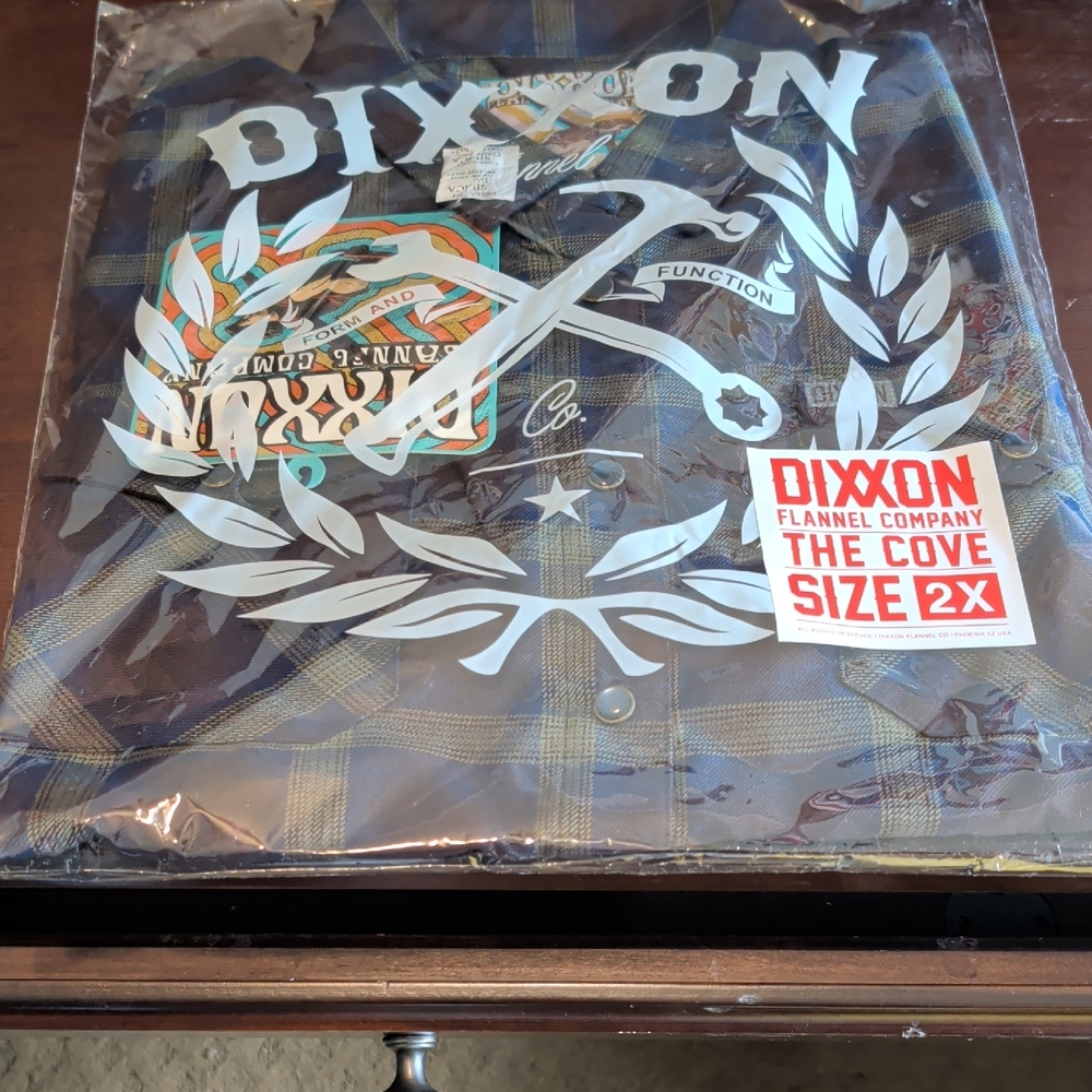 DIXXON The Cove Flannel in Blue and Tan